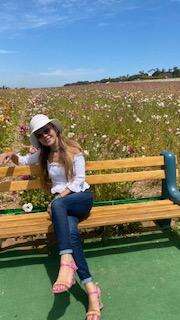 What I wore to the flower fields, jeans, white cropped top, hat and espadrille sandals