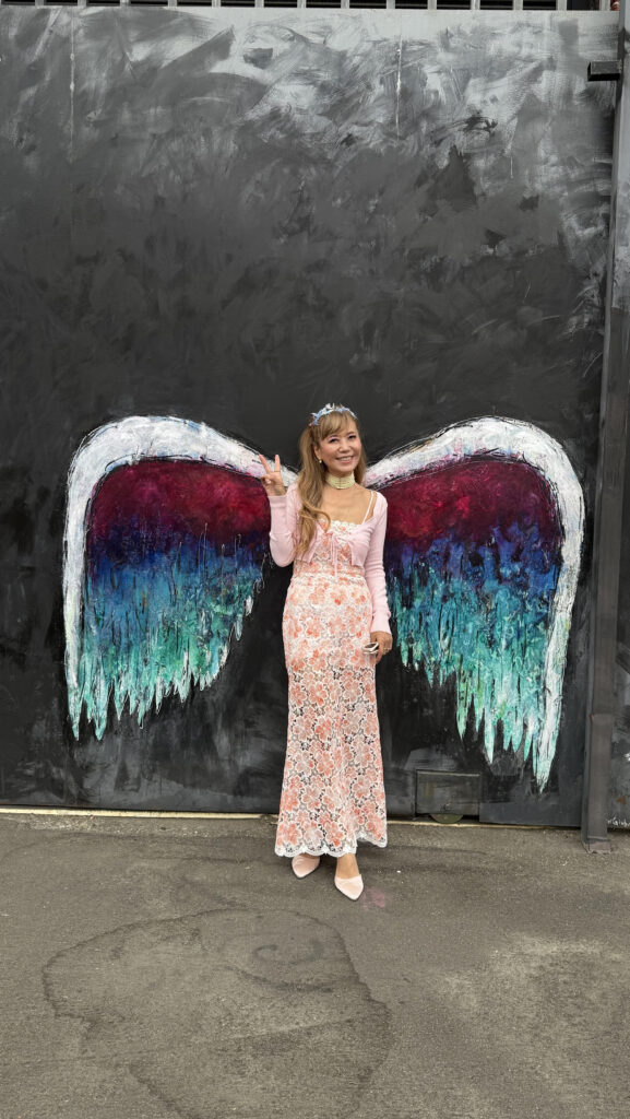 How many well-known angel wings in Los Angeles picture